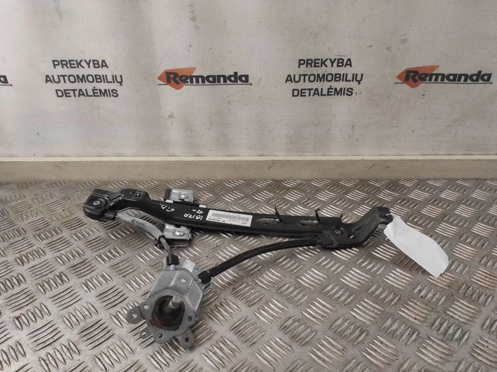 Mechaninis galinio lango pakėlimo mechanizmas