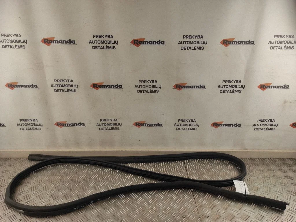 Priekinė sandarinimo guma ant kėbulo