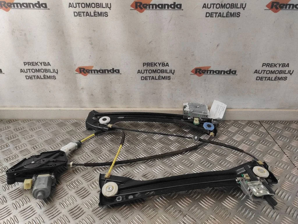 Priekšējā el. loga pacēlāja mehānisma komplekts 8S0837462