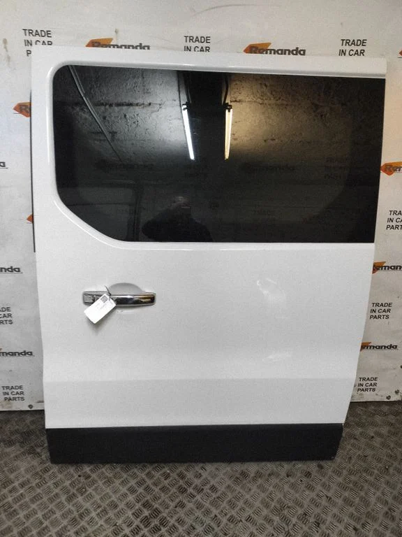 Side sliding door – left