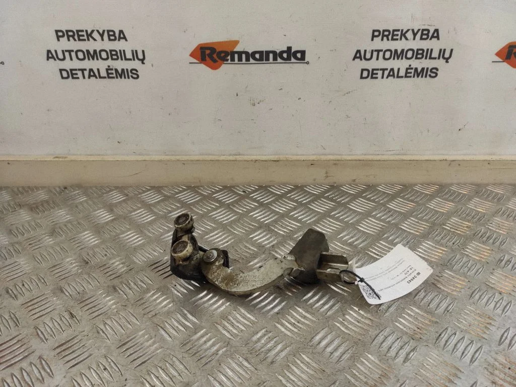 Augšējā rullīša vadotne/ augšējā eņģe 107117E6