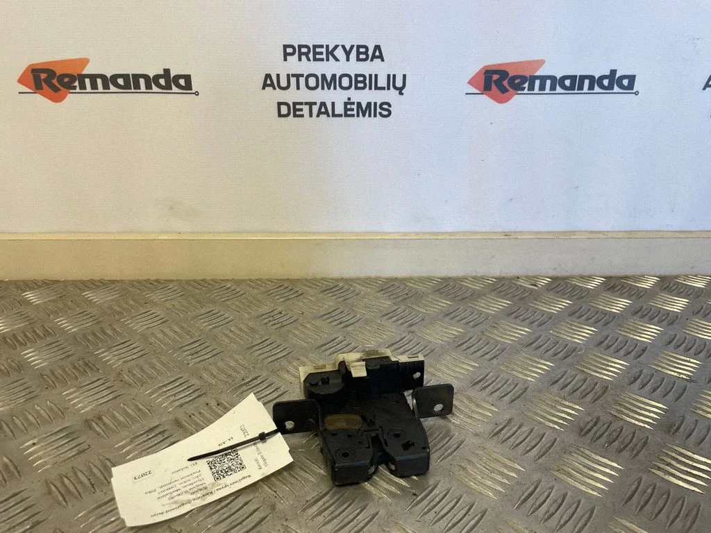 Loading door lock – Renault Megane II (2006-2008)