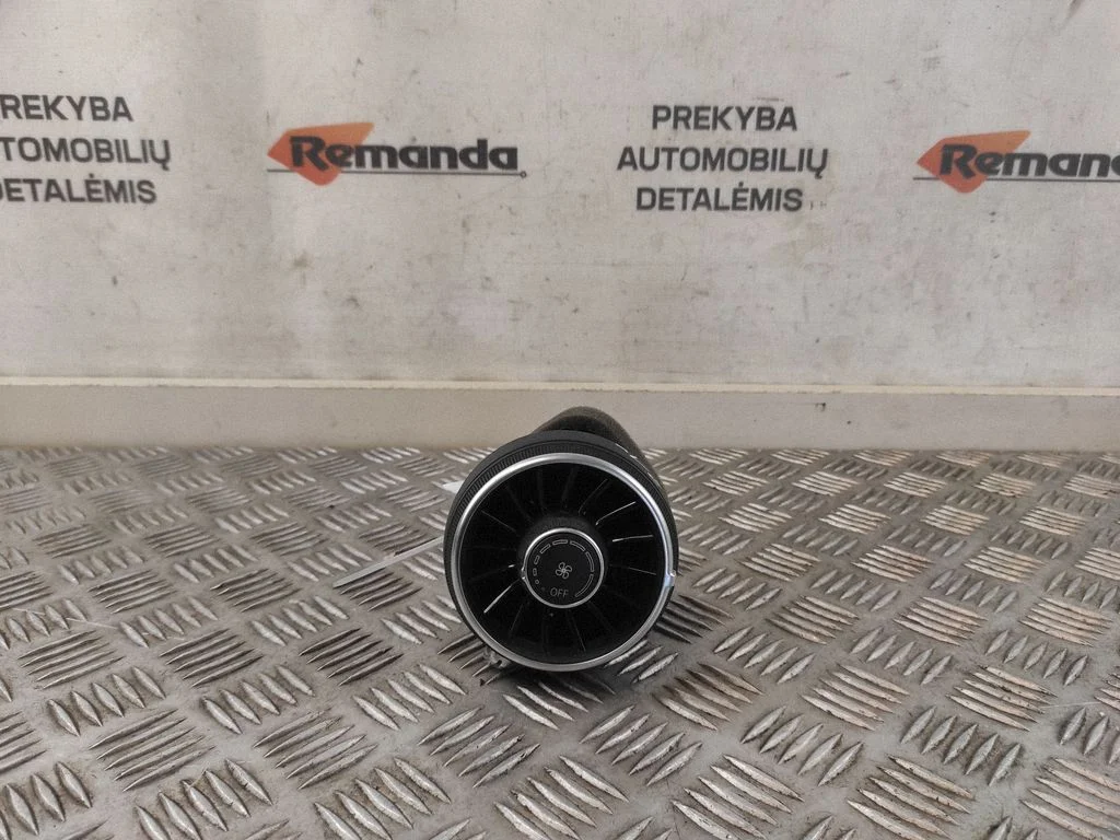 Centrālās gaisa restītes 8S2820951