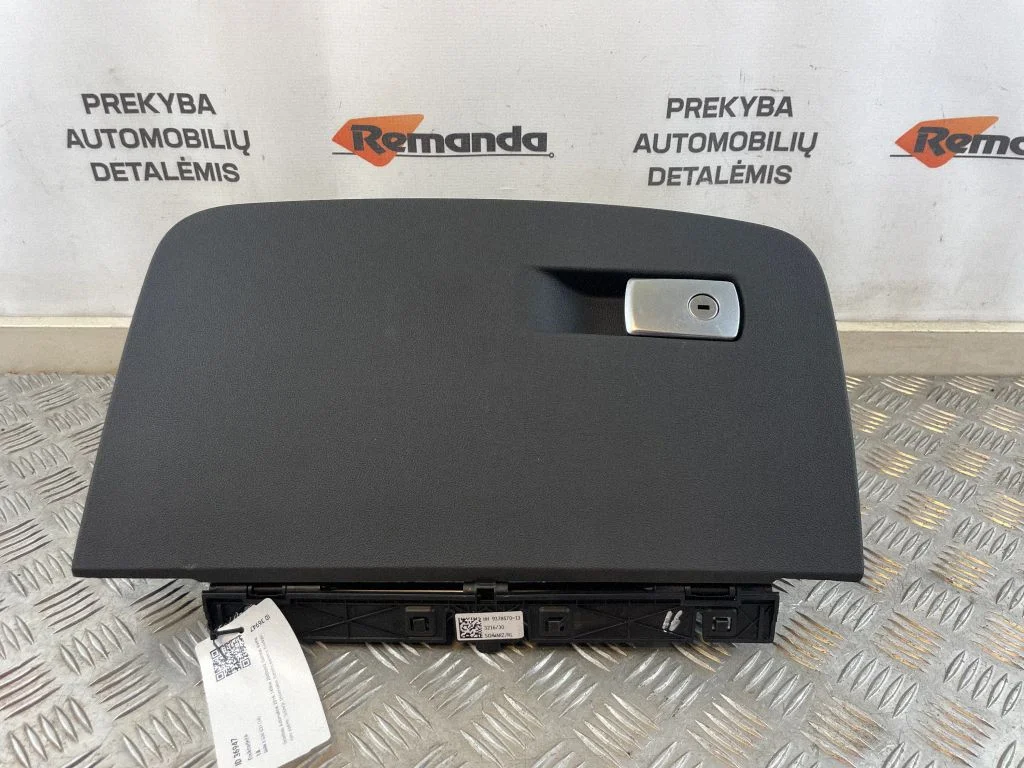 Glove box 9378570