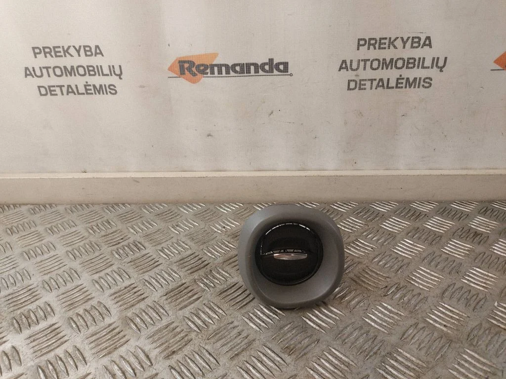 Boczne kratki nawiewu 08239006