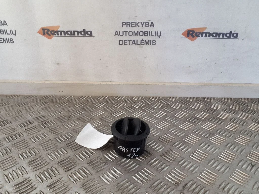 Armatuurlaua külje õhutusresti kate 687601987R – Renault Master III (2010-2024)