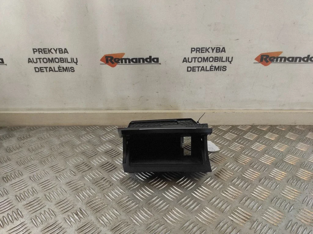 Daiktadėžė centrinės konsolės