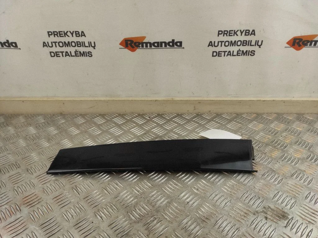 Cita priekšējo durvju apdares detaļa 5N0837901