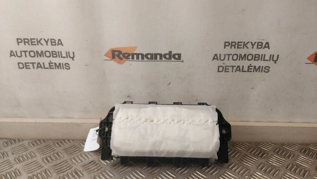 Passenger airbag 647799600D
