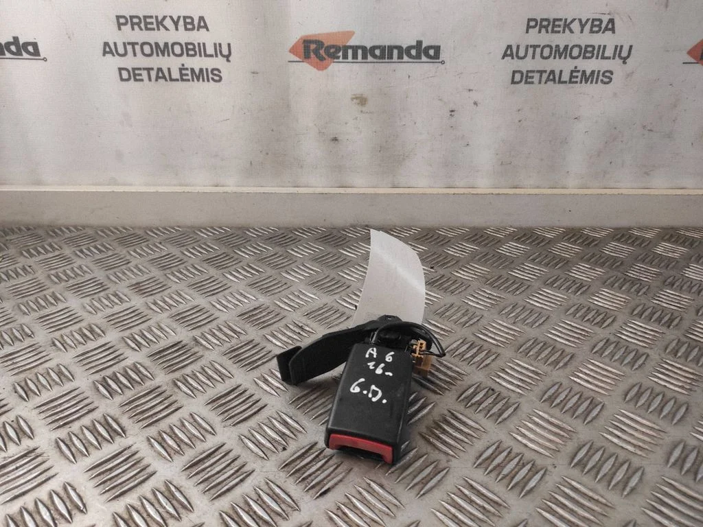 Aizmugurējās drošības jostas sprādze 4G0857740B