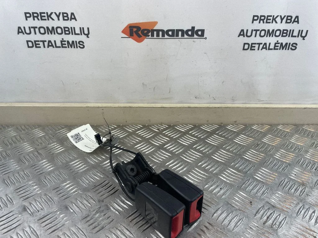 Keskmise turvavöö pannal (tagumine) 620697600