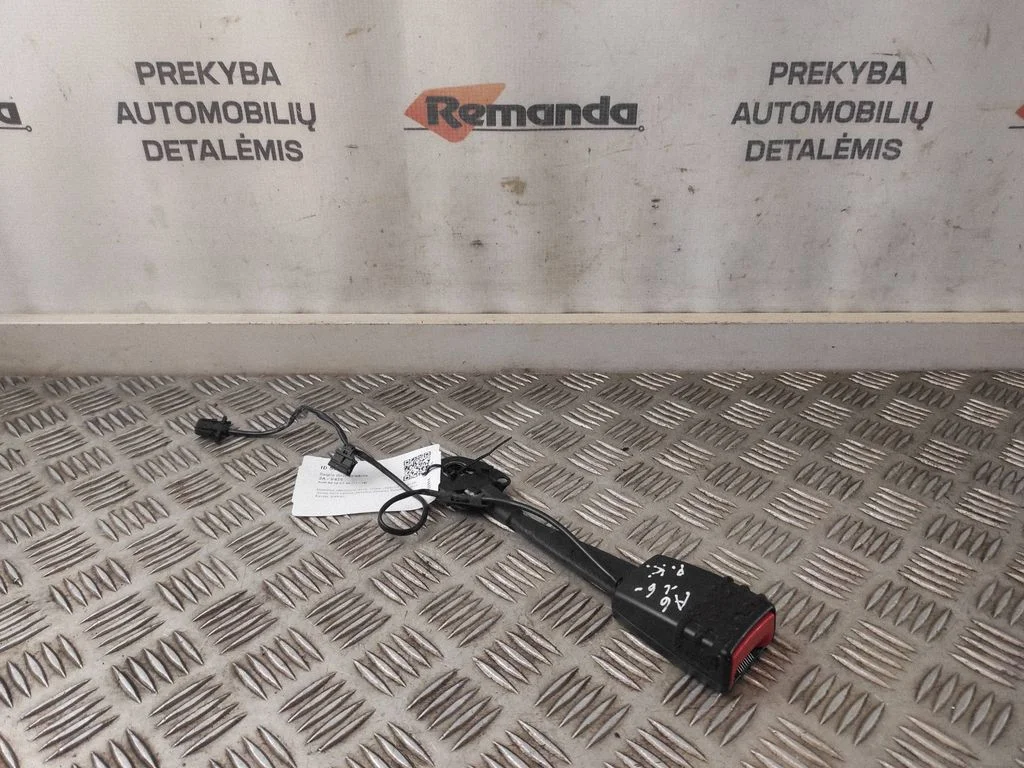 Priekšējās drošības jostas sprādze 8K0857755F