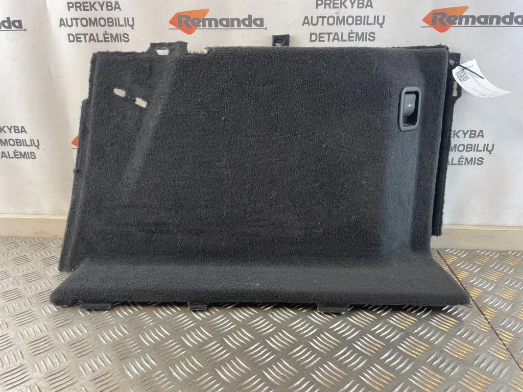 Trunk/boot side trim panel 7437918
