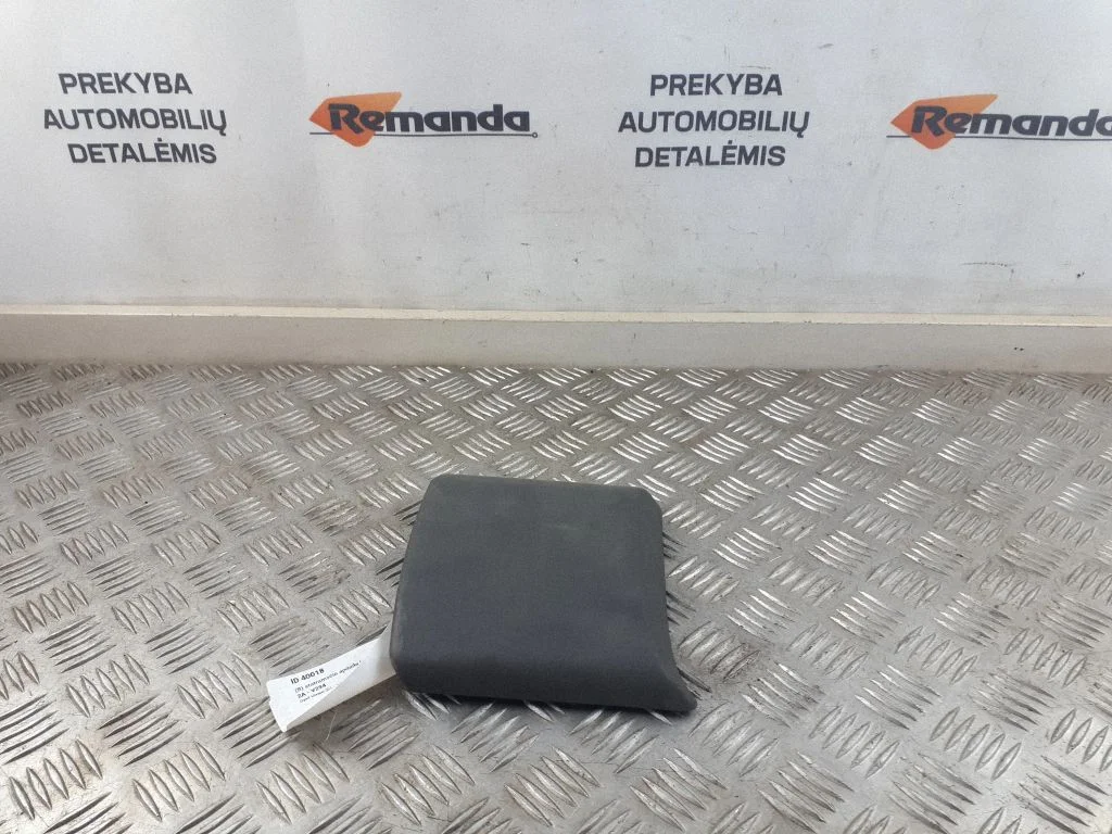 (B) piilari kate (alumine) – Opel Vivaro (2001-2014)
