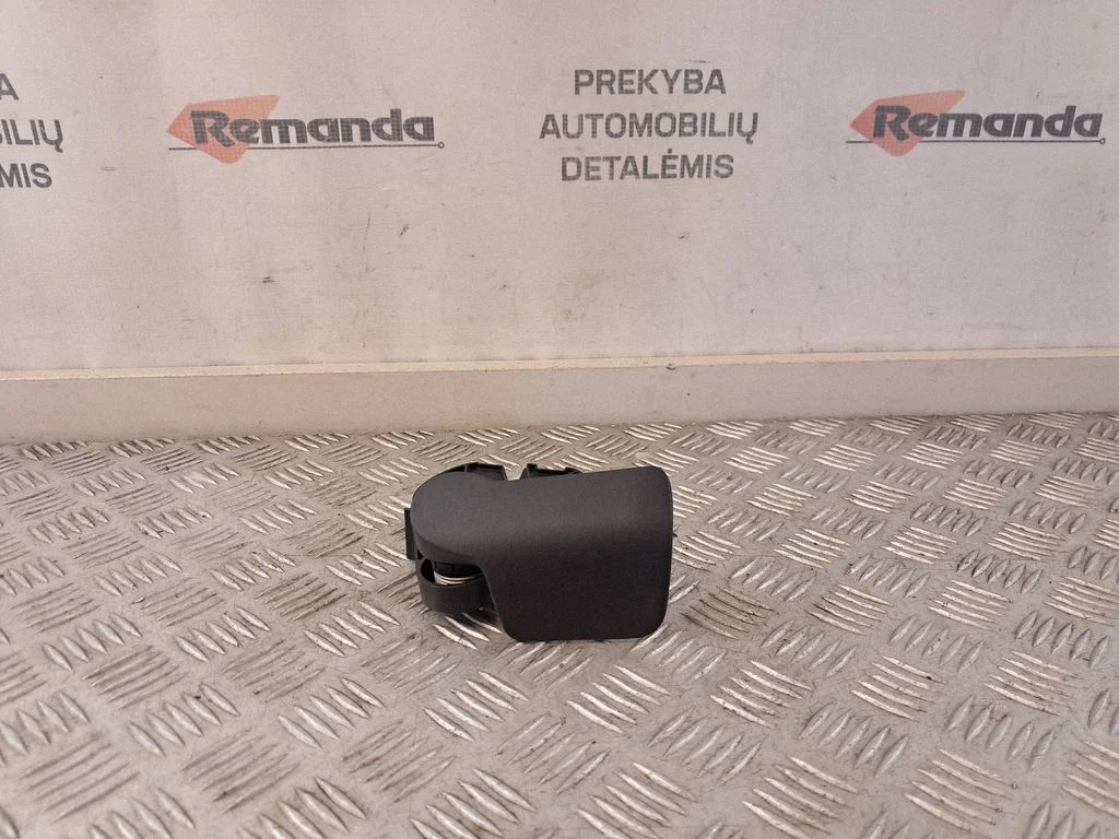 Motora pārsega atvēršanas rokturis 8T1823633