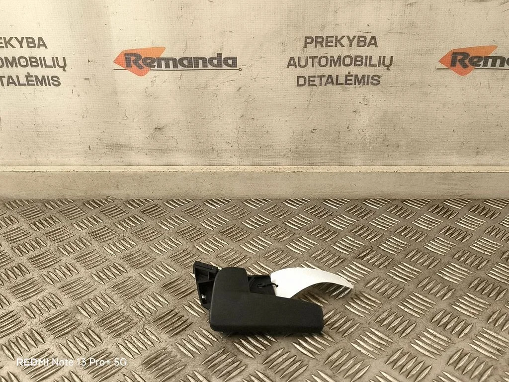 Motora pārsega atvēršanas rokturis 6R1823533