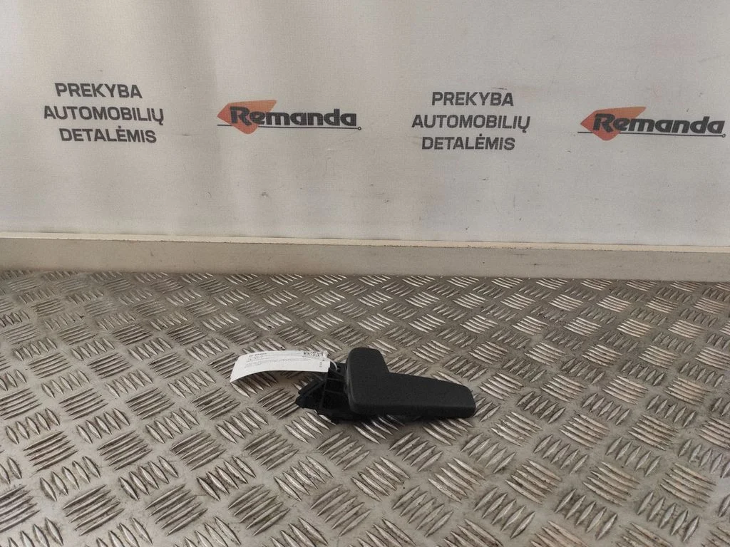 Engine bonnet (hood) release handle 6R1823533