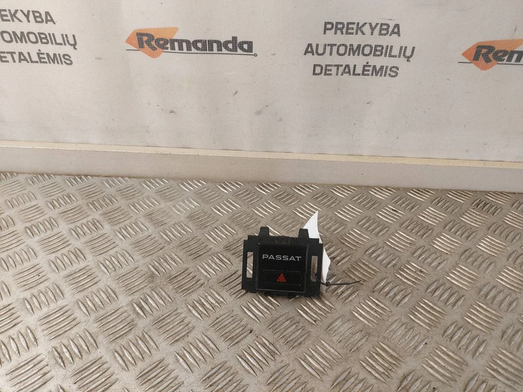Włącznik świateł awaryjnych 3G0953509C