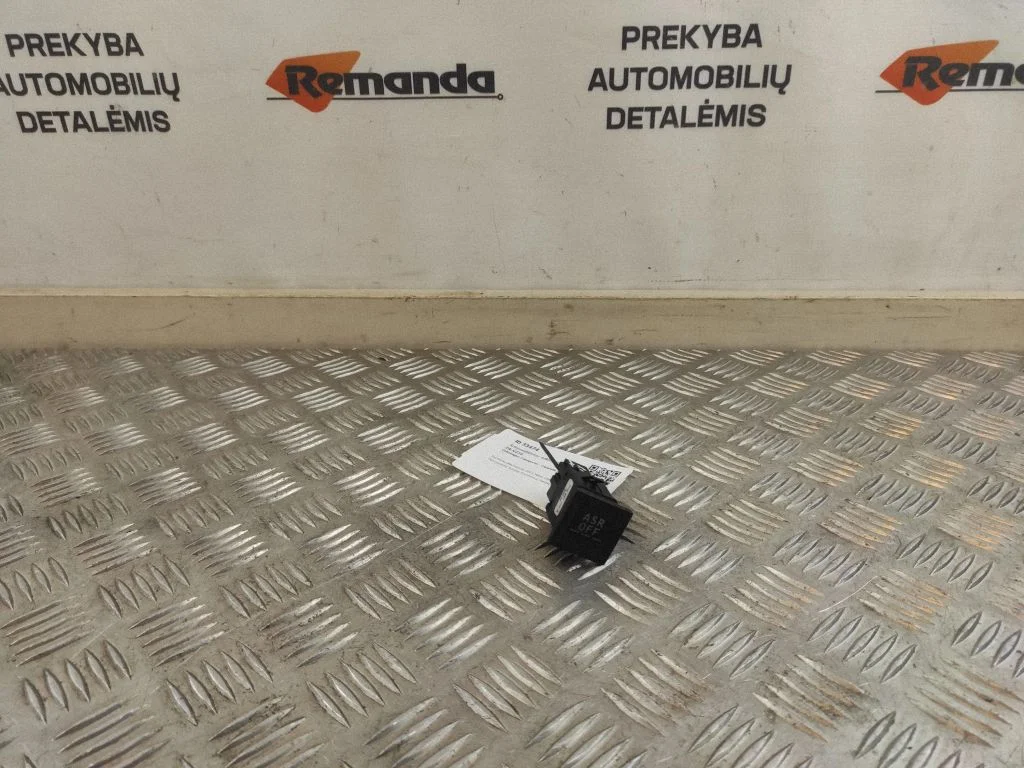 Antipraslidimo/ sukibimo (ASR) jungtukas