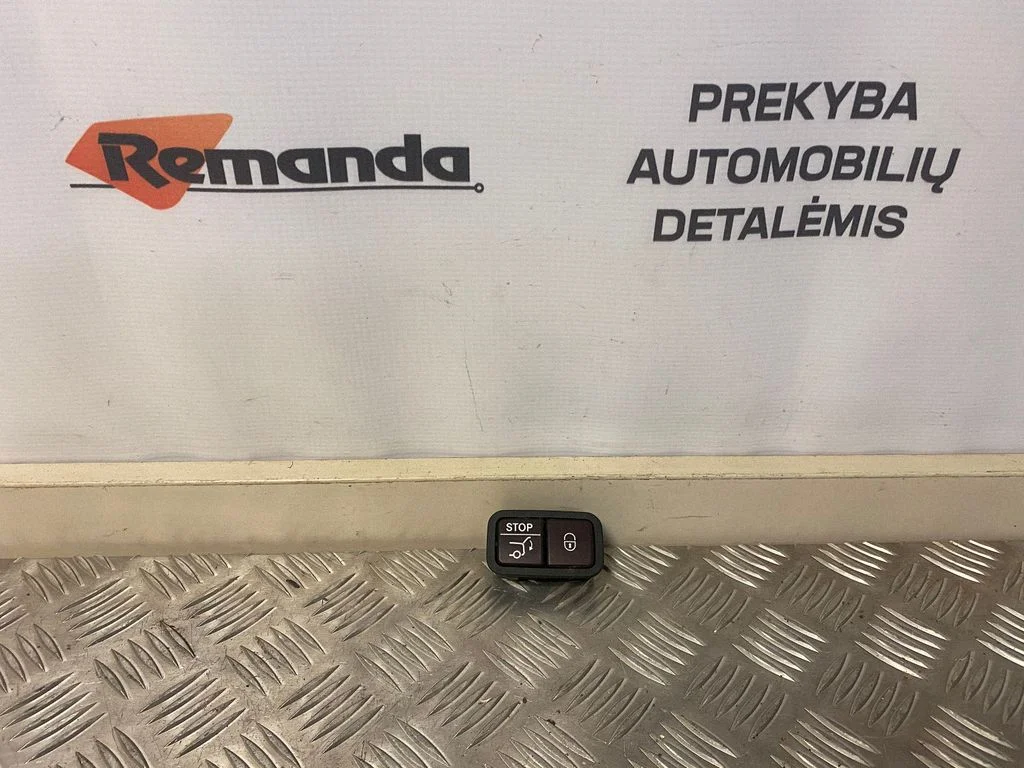Bagažinės dangčio uždarymo jungtukas