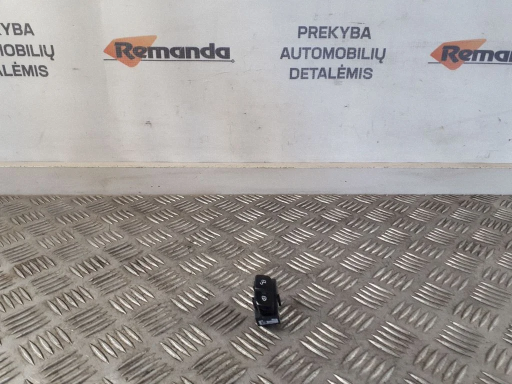 Centrinio užrakto jungtukas