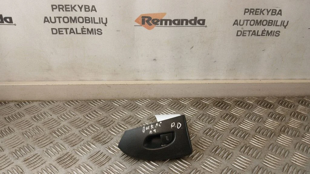 Elektrisko logu slēdzis B569