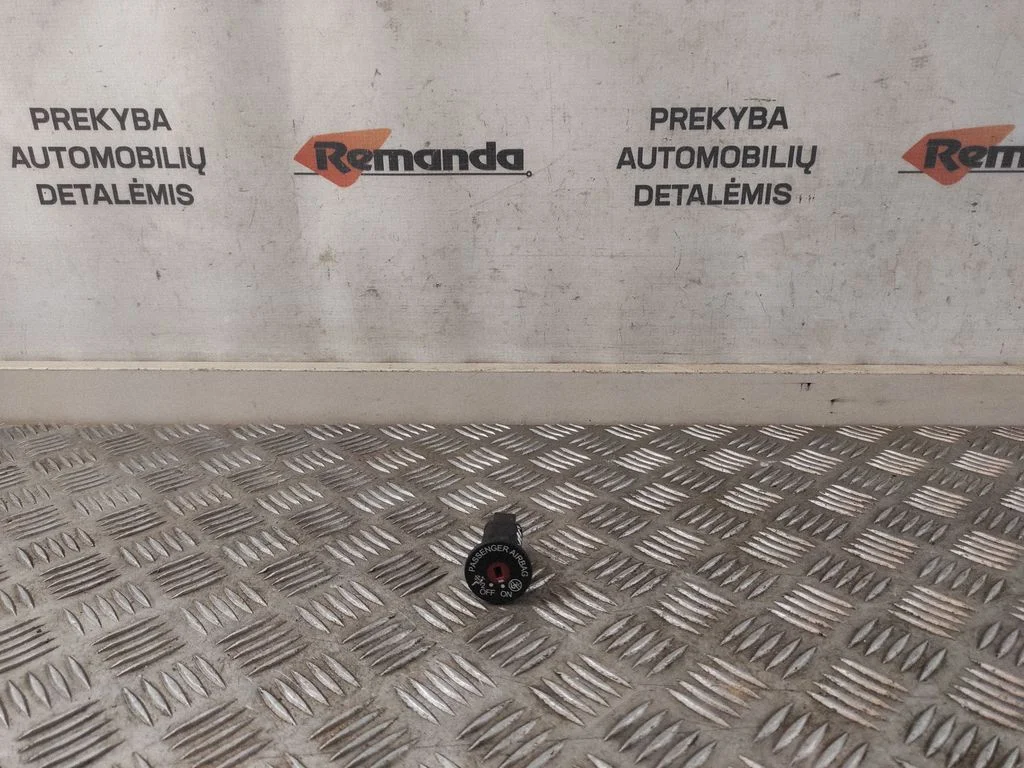 Keleivio oro pagalvės jungtukas