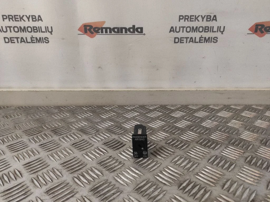 Keleivio oro pagalvės jungtukas