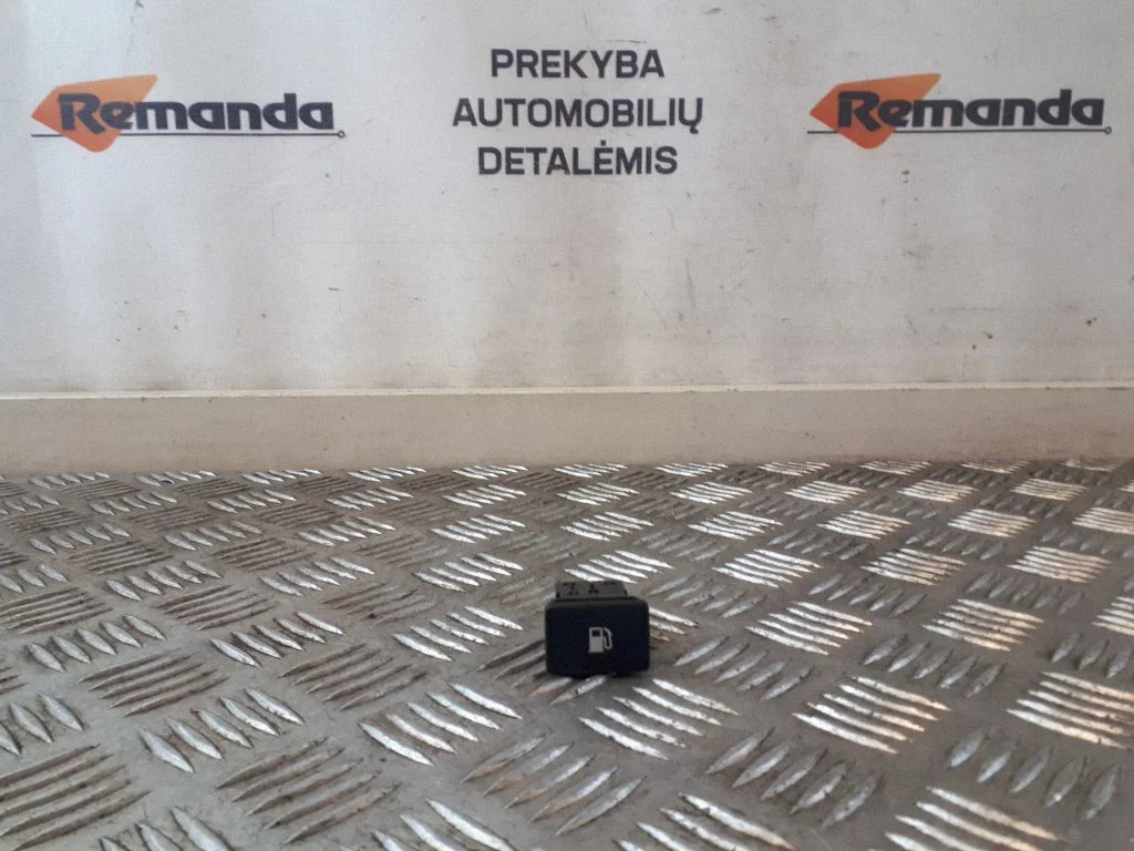 Degalų bako atidarymo jungtukas