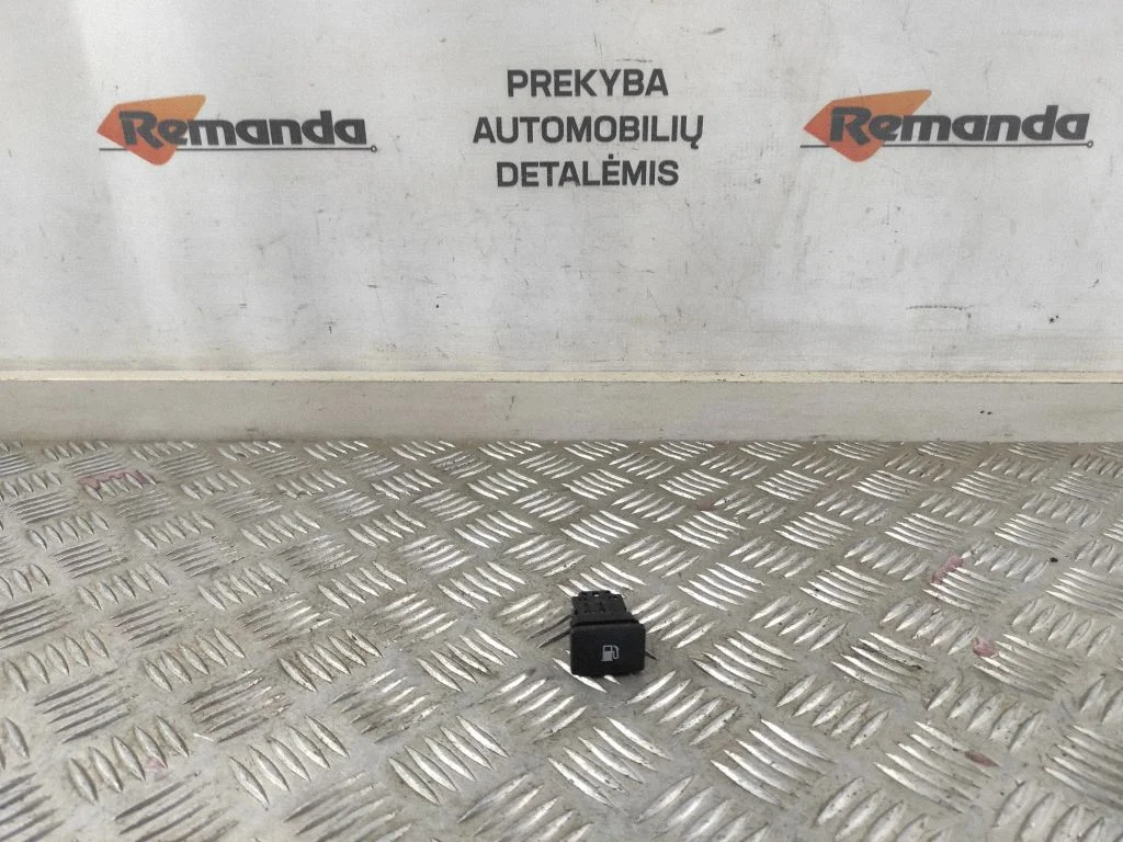 Degalų bako atidarymo jungtukas