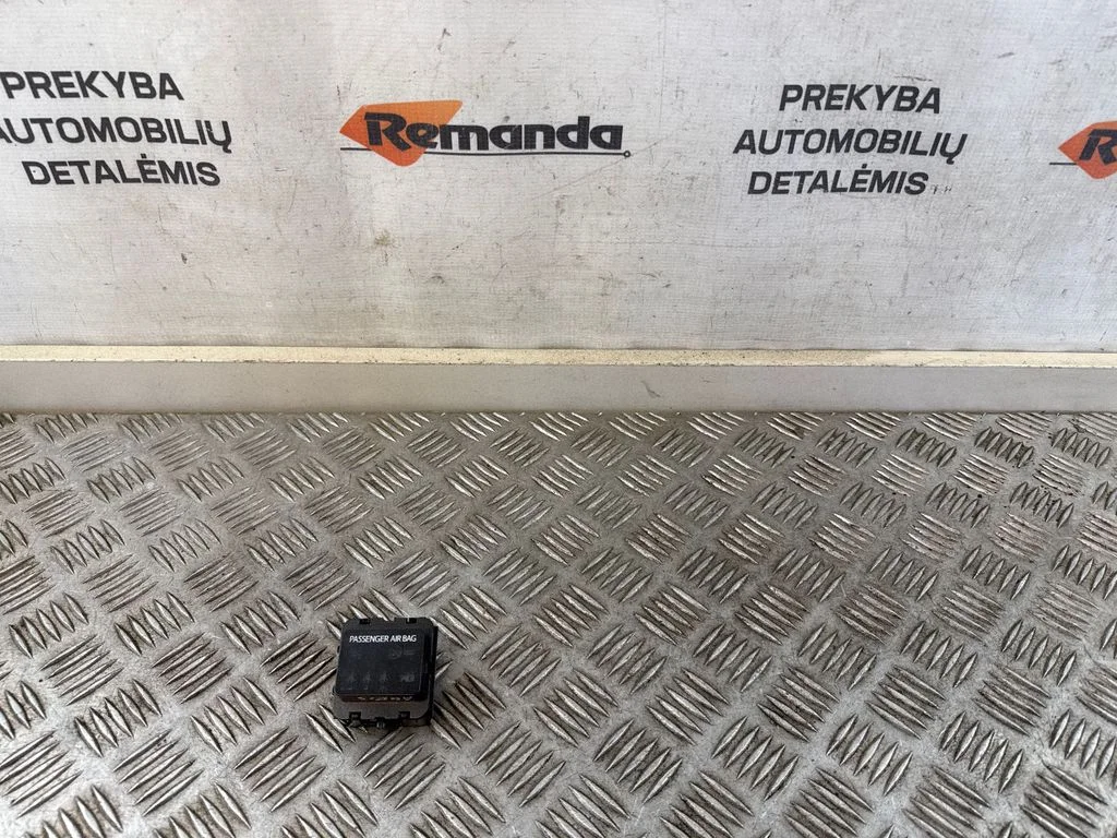 Keleivio oro pagalvės jungtukas