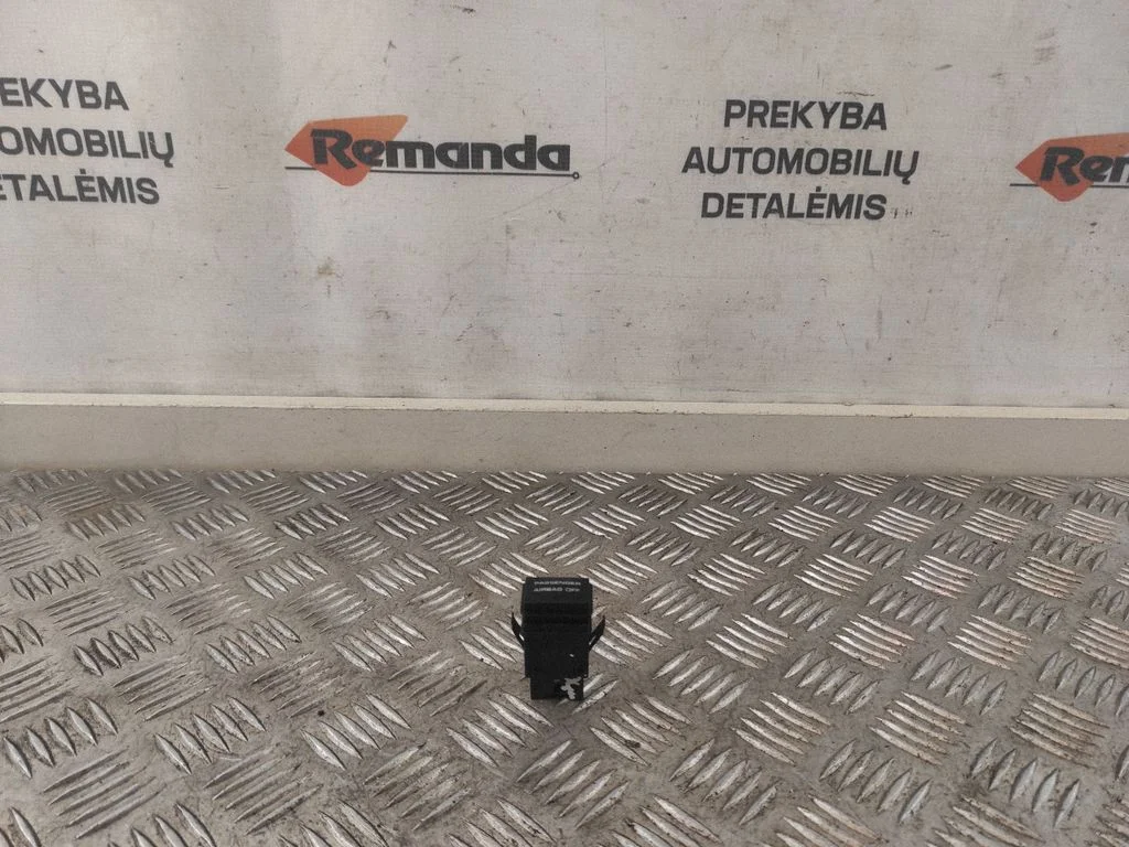 Keleivio oro pagalvės jungtukas