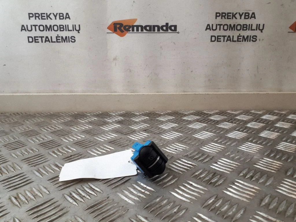 Panelės apšvietimo reguliavimo jungtukas
