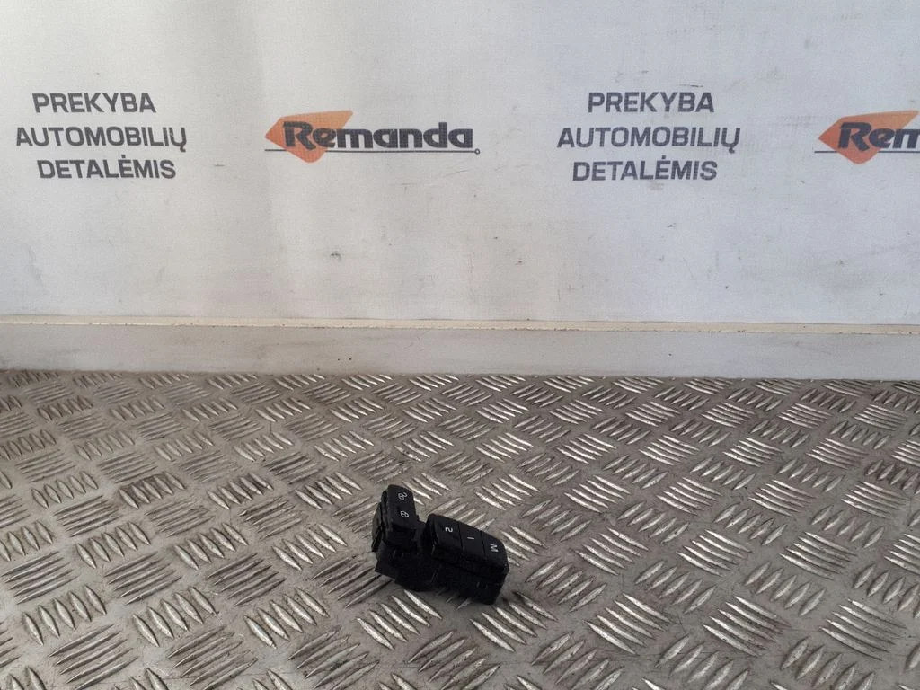 Sėdynių atminties jungtukas (-ai)