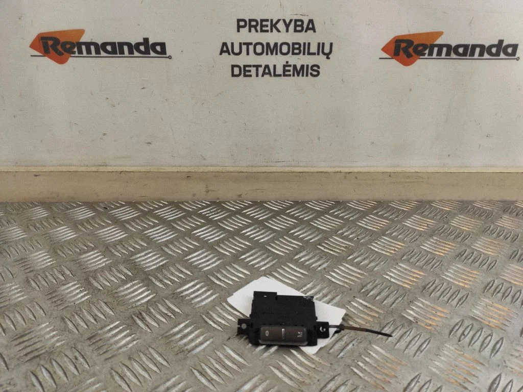 Salono ventiliatoriaus reguliavimo jungtukas