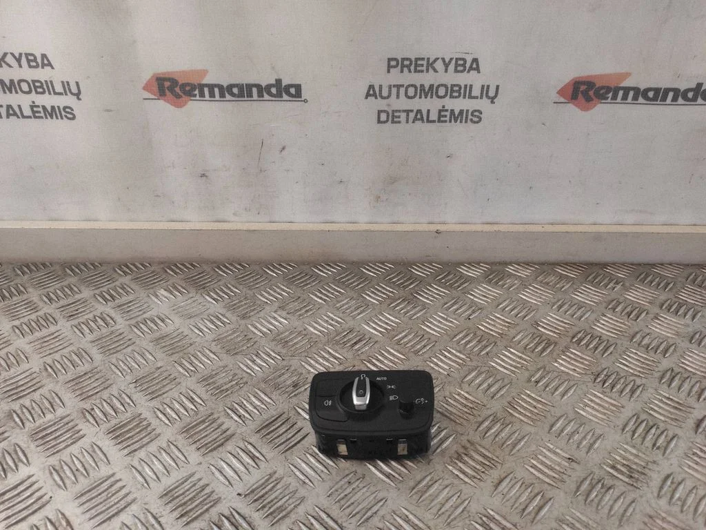 Gaismu slēdzis 8V0941531K