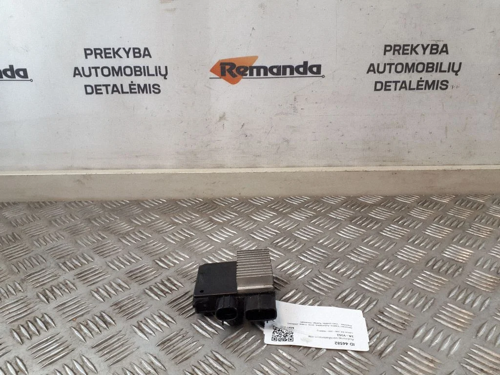 Jahutusventilaatori relee – Lexus RX 450H (2016-)