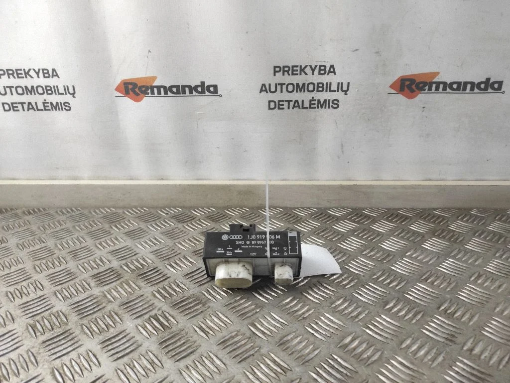 Aušinimo ventiliatoriaus rėlė