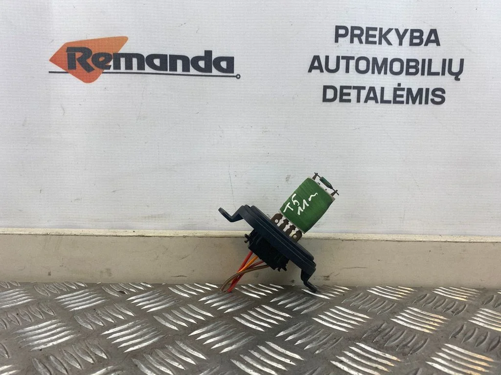 Salono pečiuko ventiliatoriaus rėlė