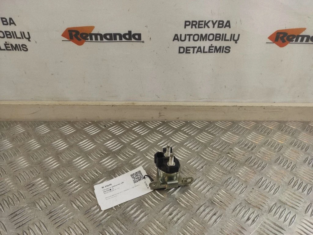 Užvedimo- blokavimo rėlė