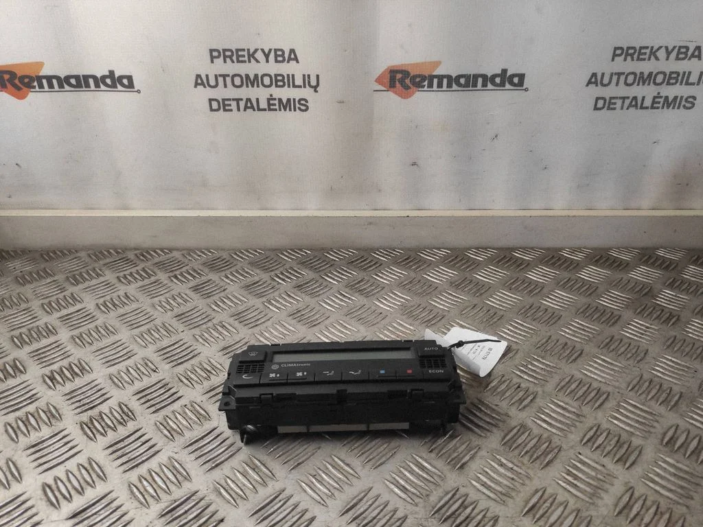 Gaisa kondicioniera/klimata/sildītāja vadības bloks (salonā) – priekšējā