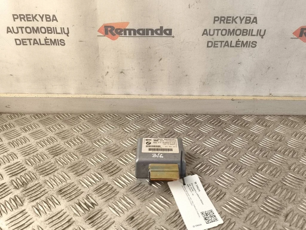 Drošības spilvenu vadības bloks 65778362119