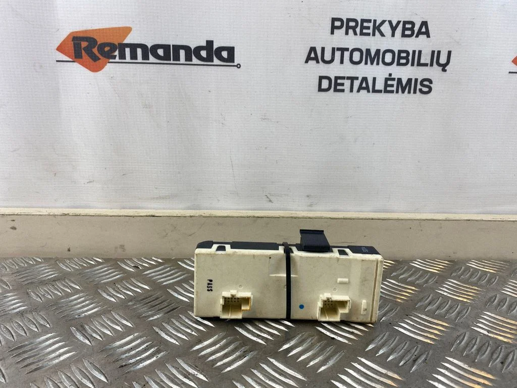 Bagažinės dangčio valdymo blokas