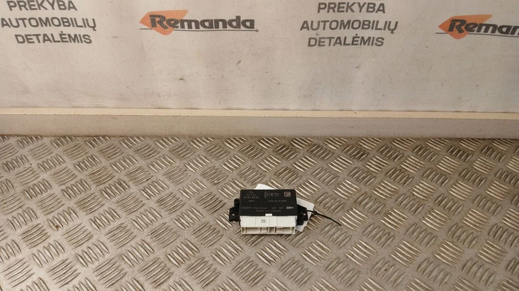 Parkavimo (PDC) daviklių valdymo blokas