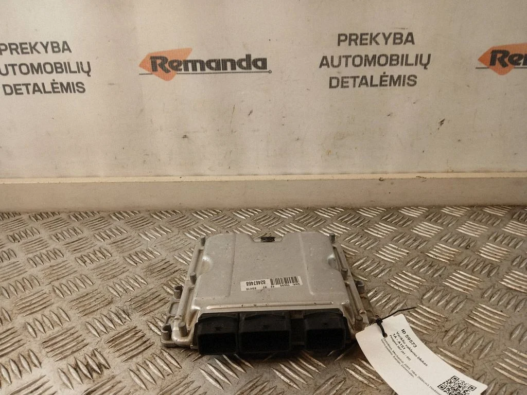 Variklio valdymo blokas