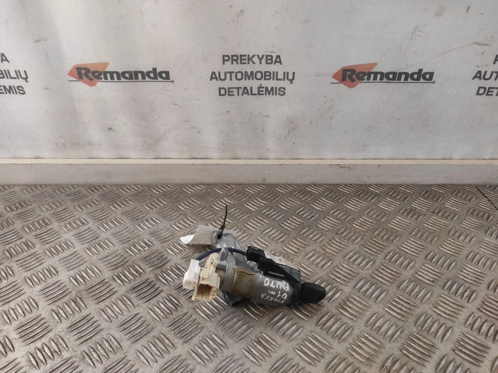 Aizdedzes slēdzene 8978352010