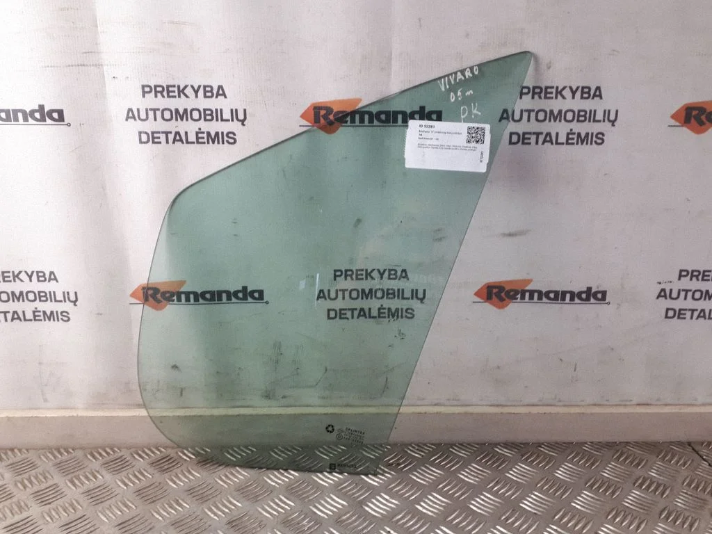 Mažasis "A" priekinių durų stiklas (keturdurio)