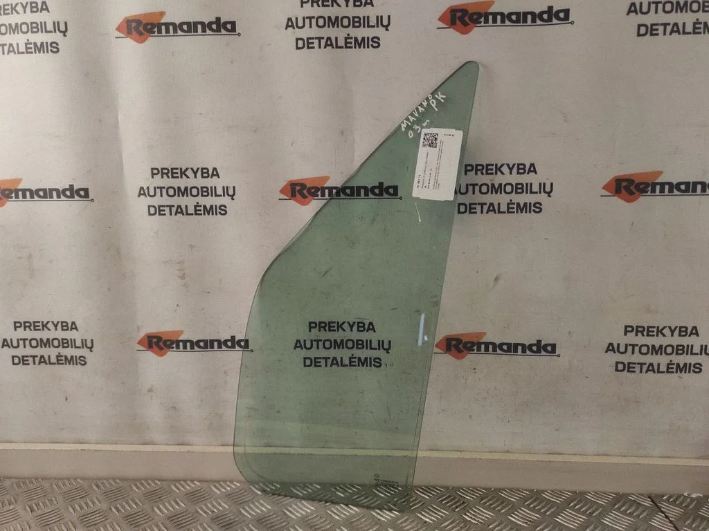 Mažasis "A" priekinių durų stiklas (keturdurio)