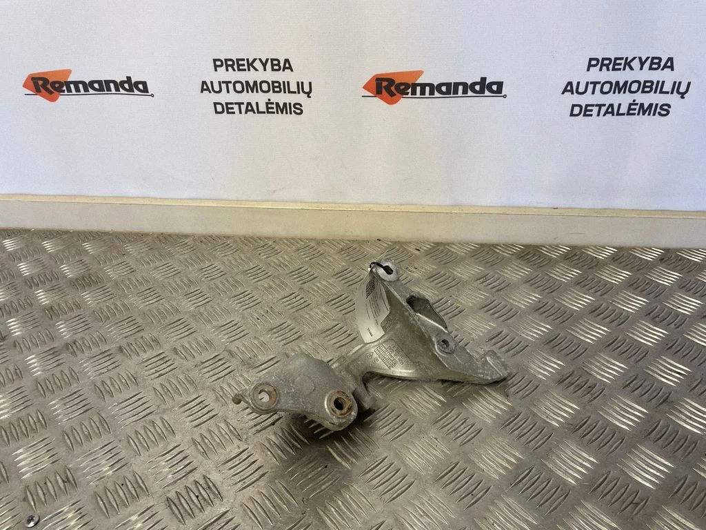 EGR aušintuvo kronšteinas
