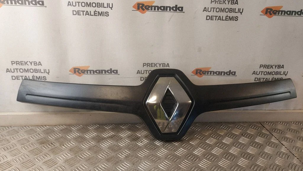 Atrapa przednia (grill) 100770A0